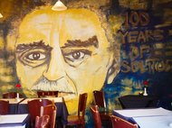 Портрет Габриэля Гарсиа Маркеса на стене