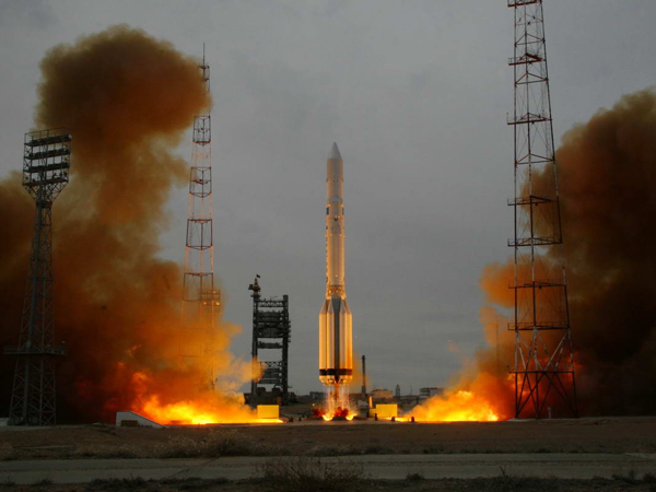 Пуск ракеты-носителя «Протон-К» с космическим аппаратом серии «Космос»