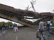 Взорванный мост в Новобахмутовке