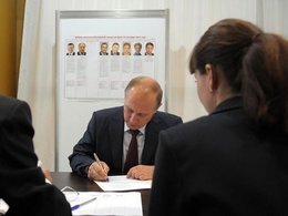 Владимир Путин голосует досрочно