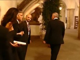 Джордж Клуни и Амаль Аламуддин спасаются от репортеров во Флоренции