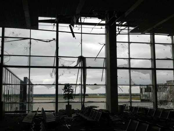 Разбитый аэропорт Донецка