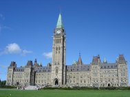 Здание канадского парламента в Оттаве