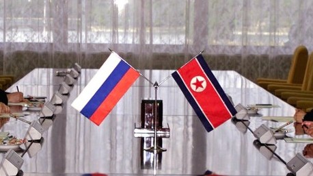 Флаги России и КНДР