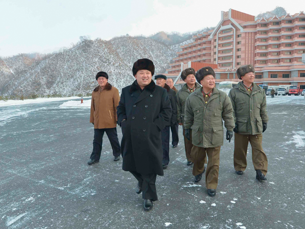 Ким Чен Ын инспектирует лыжный курорт Масикрён