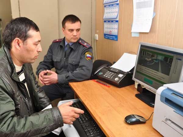 Пересдача в гаи. Экзамен в МРЭО. ГИБДД ГАИ экзамен. МРЭО экзамен на права. ГИБДД прием экзаменов.