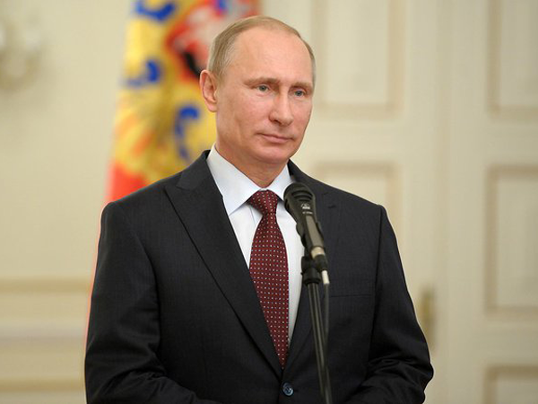 Владимир Путин во время телемоста