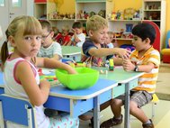 Дошкольники в детском саду