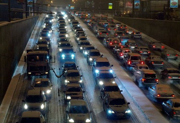 Пробки из-за снегопада в Москве