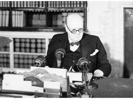 Уинстон Черчилль на Би-би-си перед выступлением 8 мая 1945 года