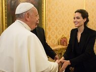 Анджелина Джоли и Папа Франциск
