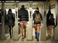 Акция "В метро без штанов"