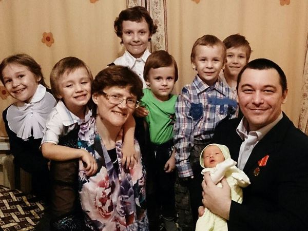 Светлана Давыдова и Анатолий Горлов с детьми