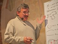 Сергей Дужин: "Моя лекция будет состоять из двух частей: о гипотезе Пуанкаре и о более общей гипотезе геометризации Тёрстона"