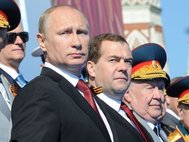 Владимир Путин и Дмитрий Медведев на Параде Победы
