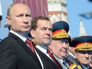 Владимир Путин и Дмитрий Медведев на Параде Победы