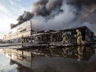 Пожар в ТЦ "Адмирал" в Казани