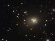Скопление галактик Abell 3827. Изображение, полученное Космическим телескопом Хаббла
