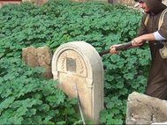 Уничтожение христианских могил в Мосуле