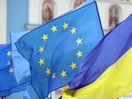 Флаги Украины и ЕС