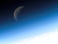 Луна над горизонтом, вид с МКС. Фото: NASA