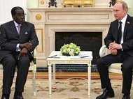 Президент России Владимир Путин и президент Зимбабве Роберт Мугабе