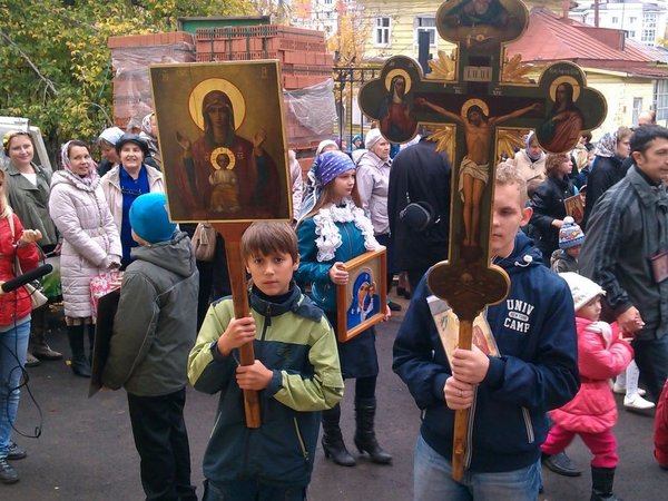 Дети на крестном ходе