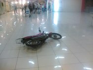 Мотоцикл в аэропорту Екатеринбурга