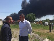 Виталий Кличко на месте пожара нефтебазы