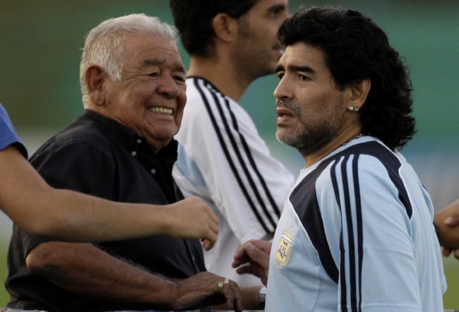Диего Марадона с отцом