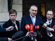 Адвокаты Илья Новиков, Марк Фейгин и Николай Полозов