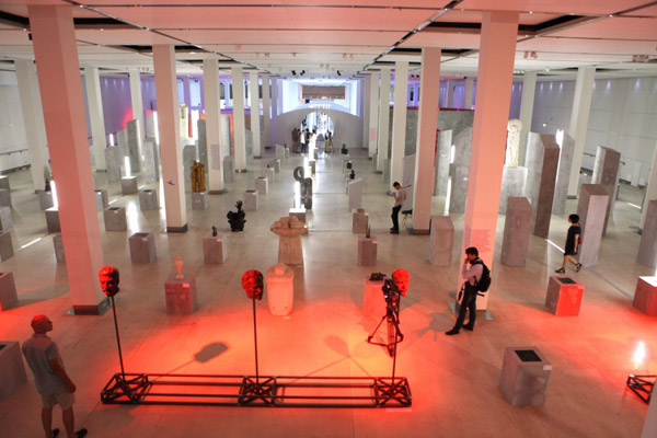 Выставка «Скульптуры, которых мы не видим» в Манеже
