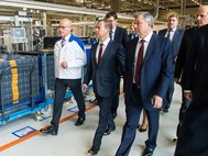 Дмитрий Медведев на заводе «Фольксваген Груп Рус» в Калуге