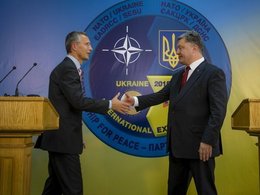 Йенс Столтенберг и Петр Порошенко