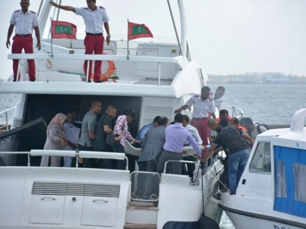 Взрыв на катере президента Мальдив
