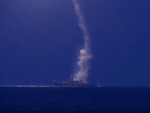 Массированный удар по объектам ИГ в Сирии из акватории Каспийского моря