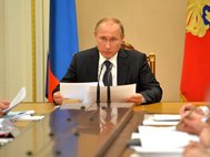 Владимир Путин на совещании правительства
