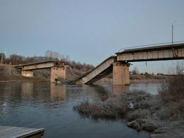 Обрушившийся мост 