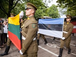 Празднование дня независимости стран Балтии