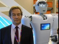 Глава «Нейроботикс» Владимир Конышев и «Андронавт»