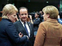 Даля Грибаускайте, Франсуа Олланд и Ангела Меркель на саммите Евросоюза