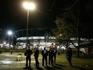 Полиция у стадиона в Ганновере