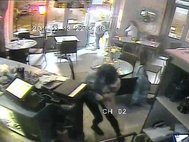 Видео обстрела парижского кафе