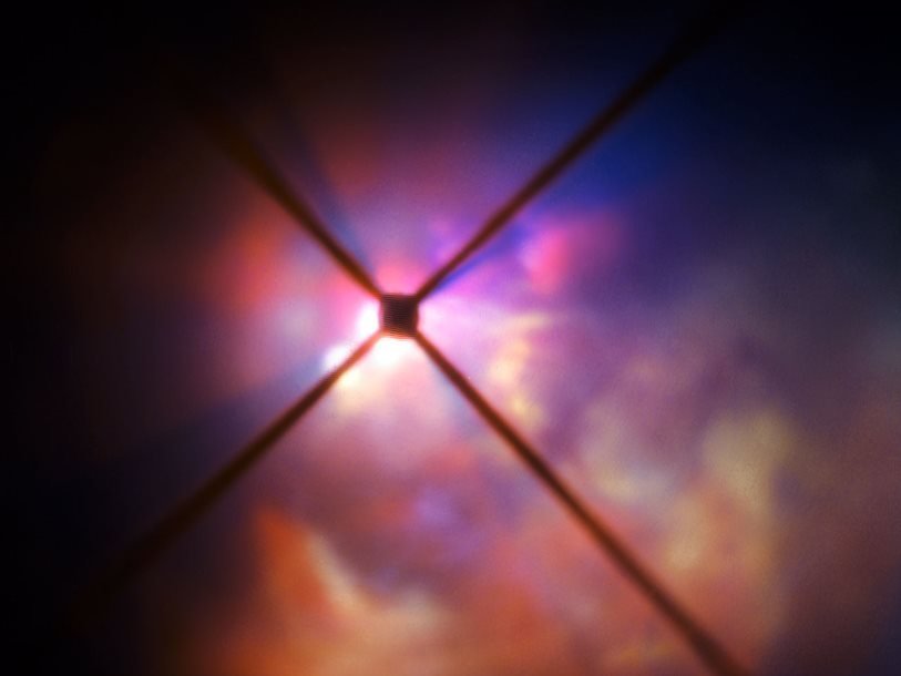 Изображение окрестностей звезды VY Большого Пса, полученное с приемником SPHERE на телескопе VLT