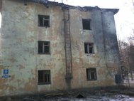 Разрушенный ракетой дом