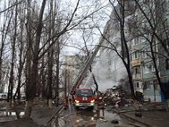 Тушение пожара на месте взрывов в Волгограде