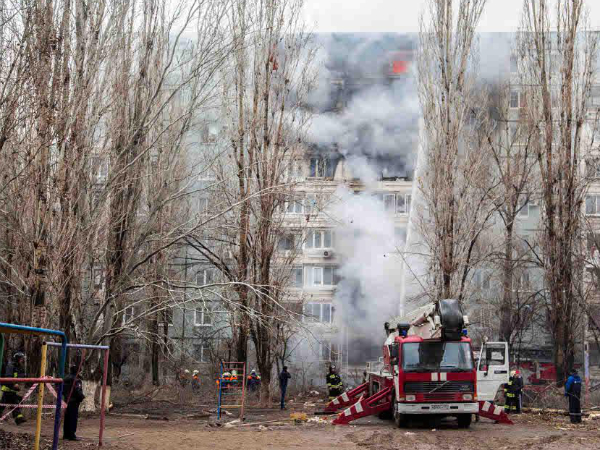 Взрыв и пожар в жилом доме в Волгограде 