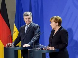 Президент Украины Петр Порошенко в Берлине провел переговоры с Федеральным канцлером Германии Ангелой Меркель. 