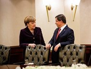 Меркель в Турции с премьер-министром Ахметом Давутоглу