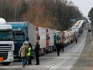 Украинские грузовики на границе Белоруссии